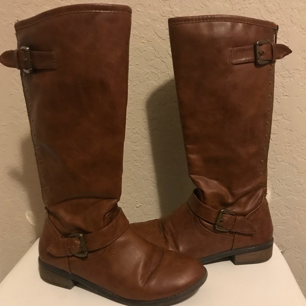 Riding boots
